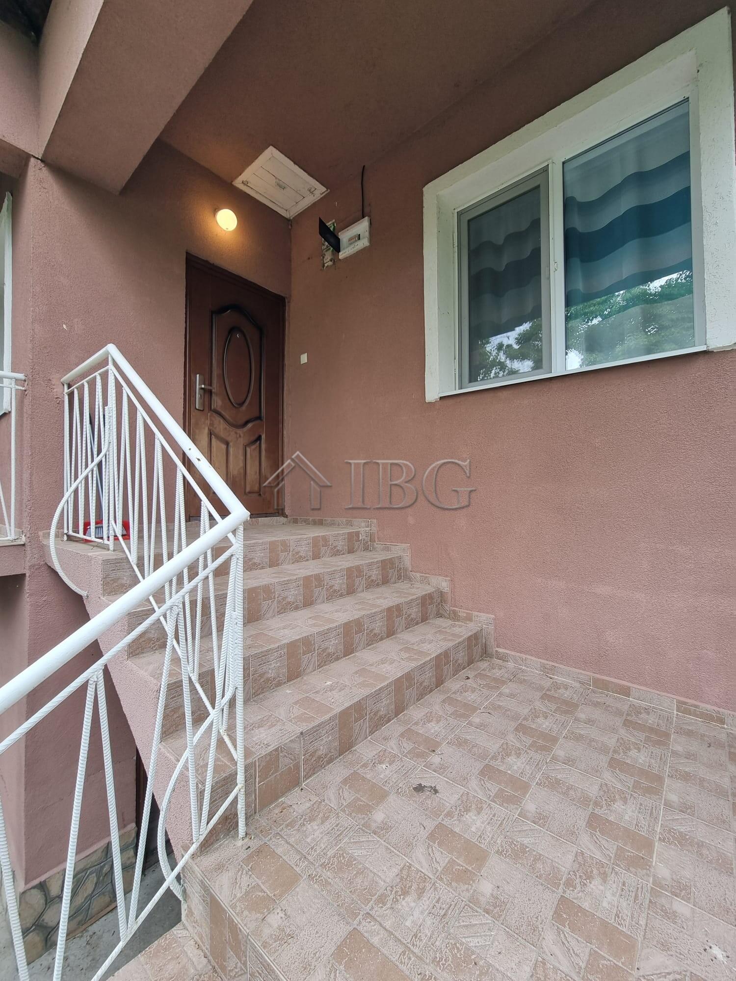 Spacious 5-Bedroom House with 850 sq.m. Garden Dyulevo, Burgas Region — photo 16 of 25