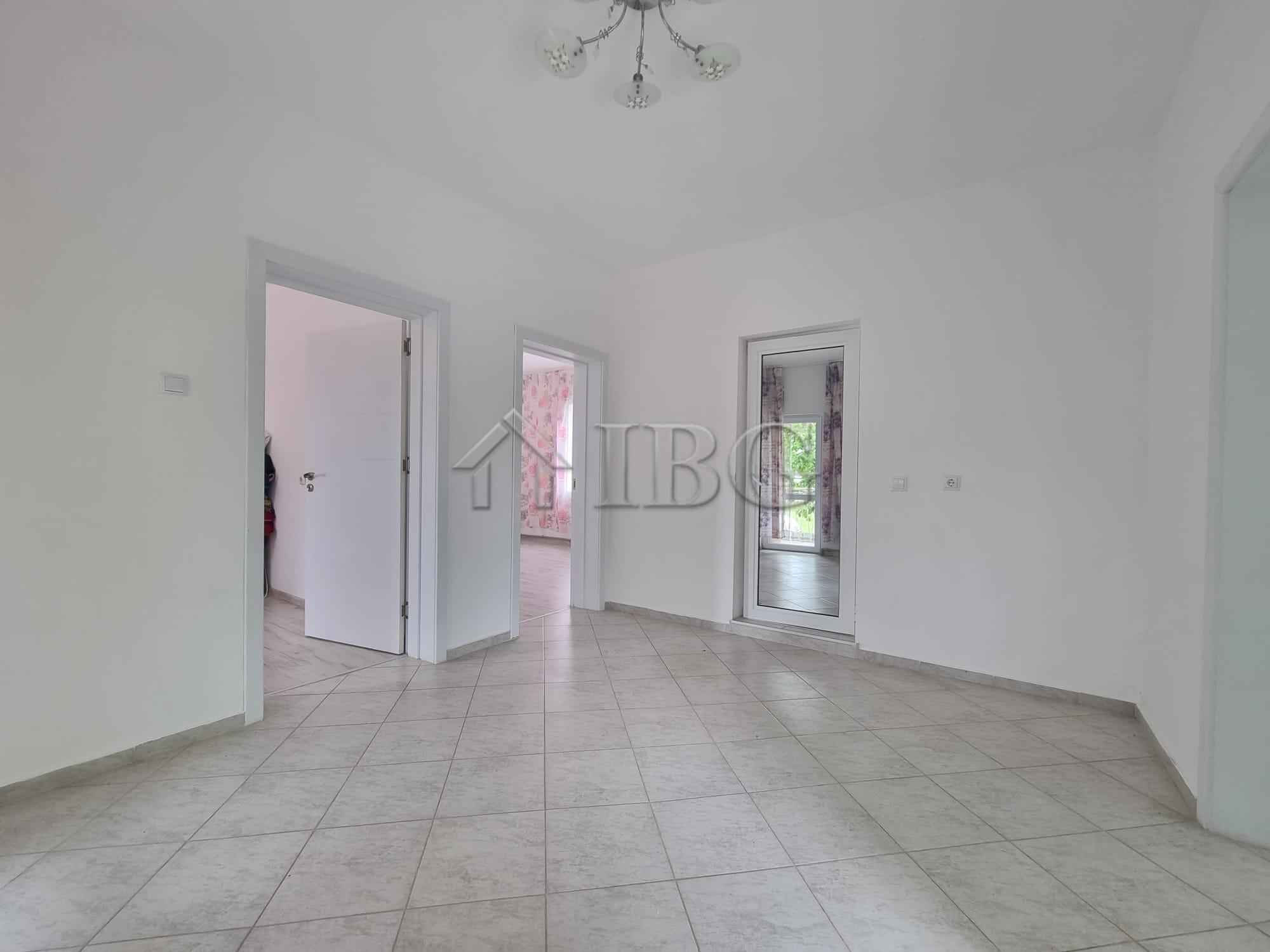Spacious 5-Bedroom House with 850 sq.m. Garden Dyulevo, Burgas Region — photo 17 of 25