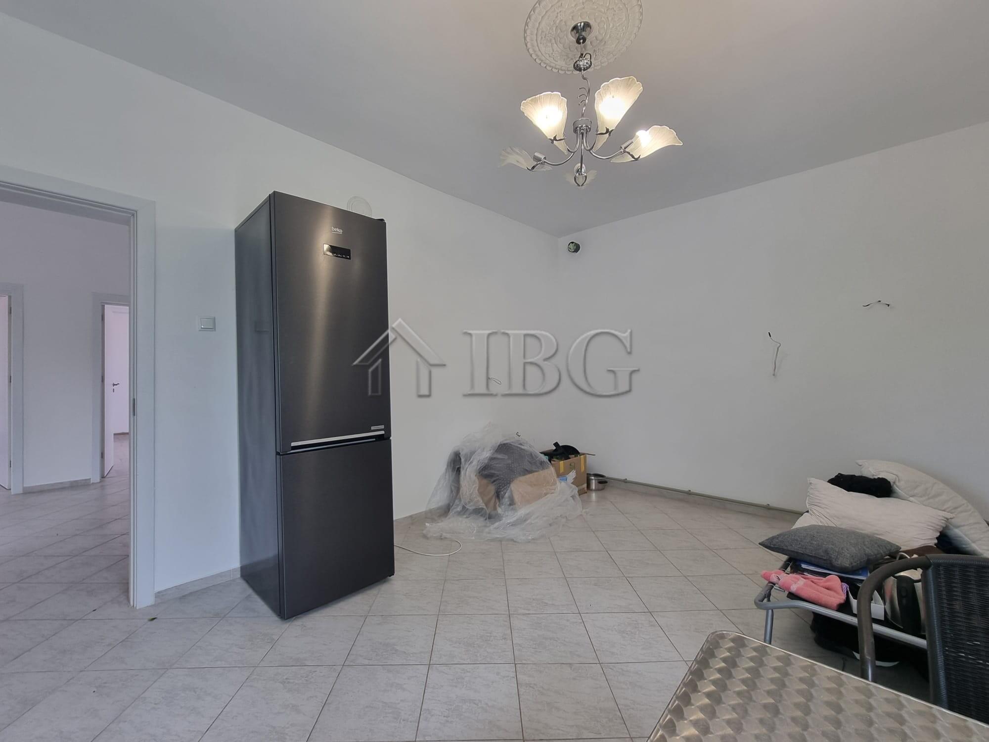 Spacious 5-Bedroom House with 850 sq.m. Garden Dyulevo, Burgas Region — photo 19 of 25