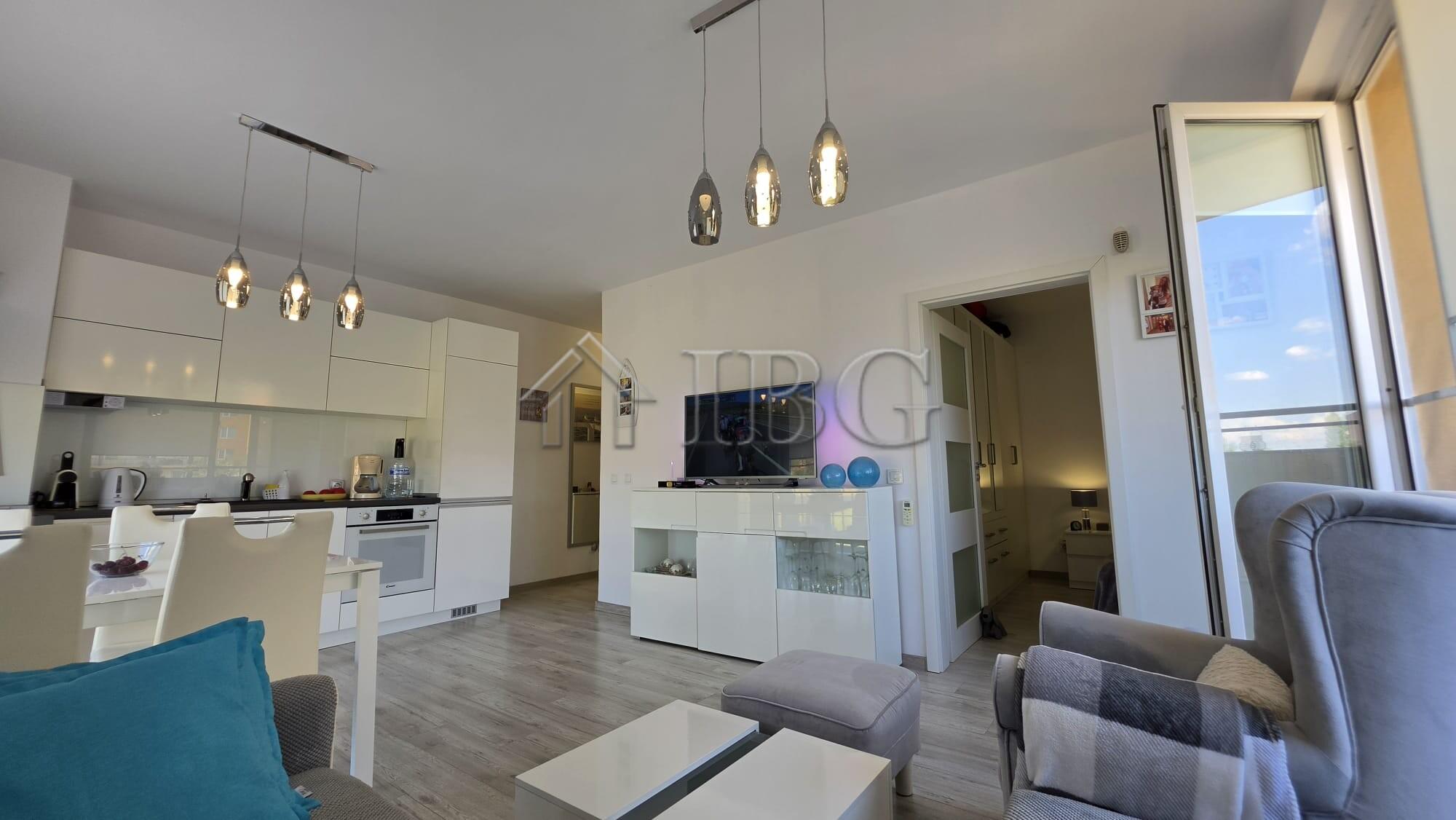 1-Bedroom Apartment with Low Maintenance Fee in Golden Day 2, Sunny Beach — photo 5 of 15