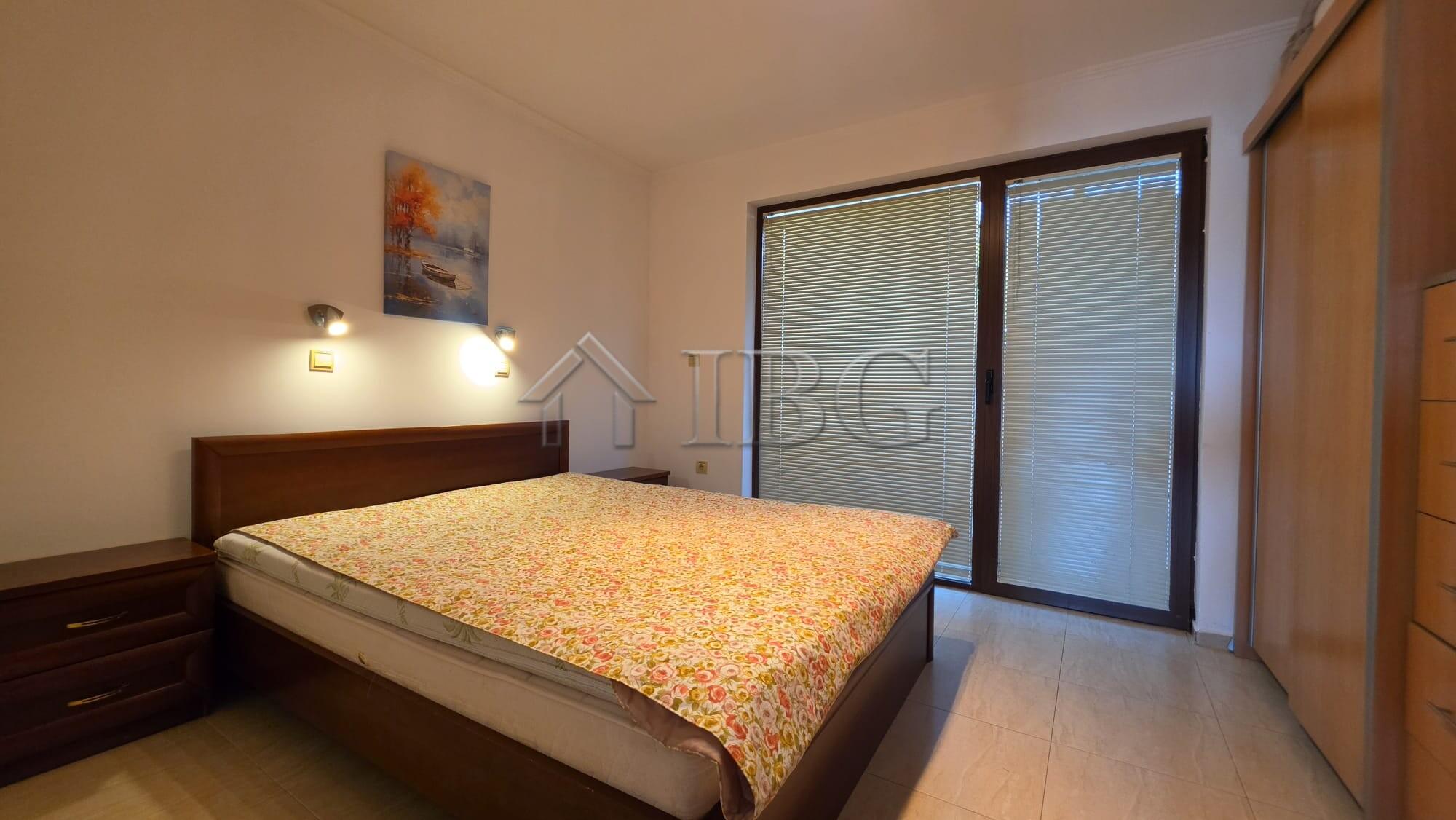 Beachfront 1-Bedroom Apartment with Sea and Pool Views in Diamant, Sveti Vlas — photo 11 of 20