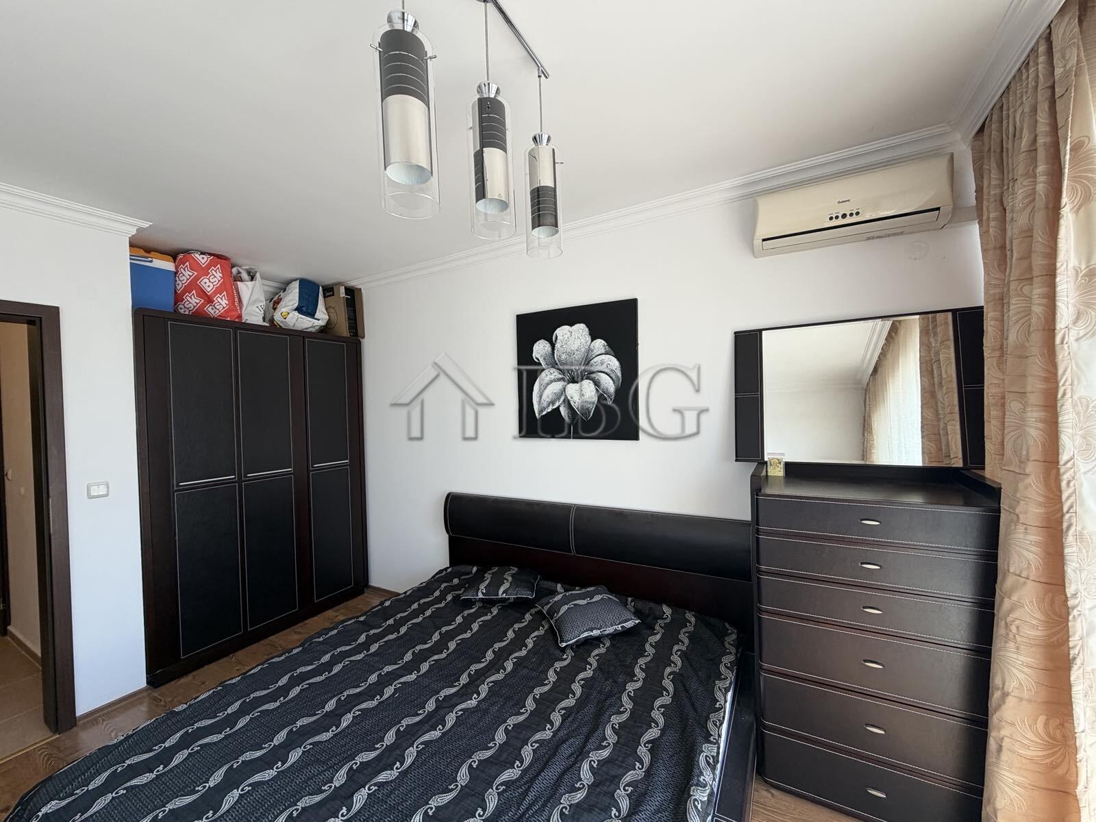 Spacious 2-Bedroom Apartment near the Beach Amphora, Sveti Vlas — photo 6 of 19