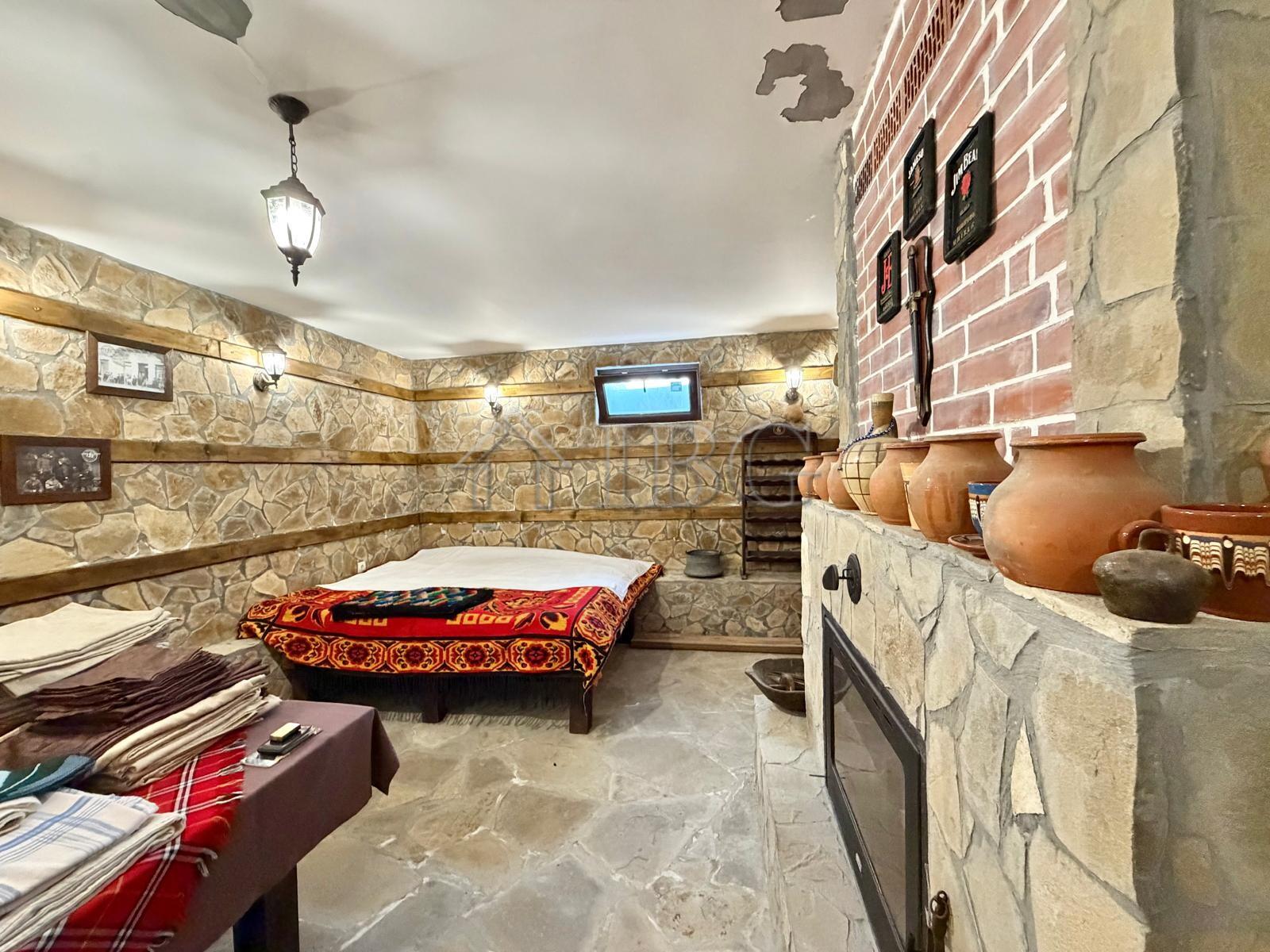 Detached 4-Bedroom House with Tavern, Garden and Panoramic Terrace in Kosharitsa — photo 13 of 25