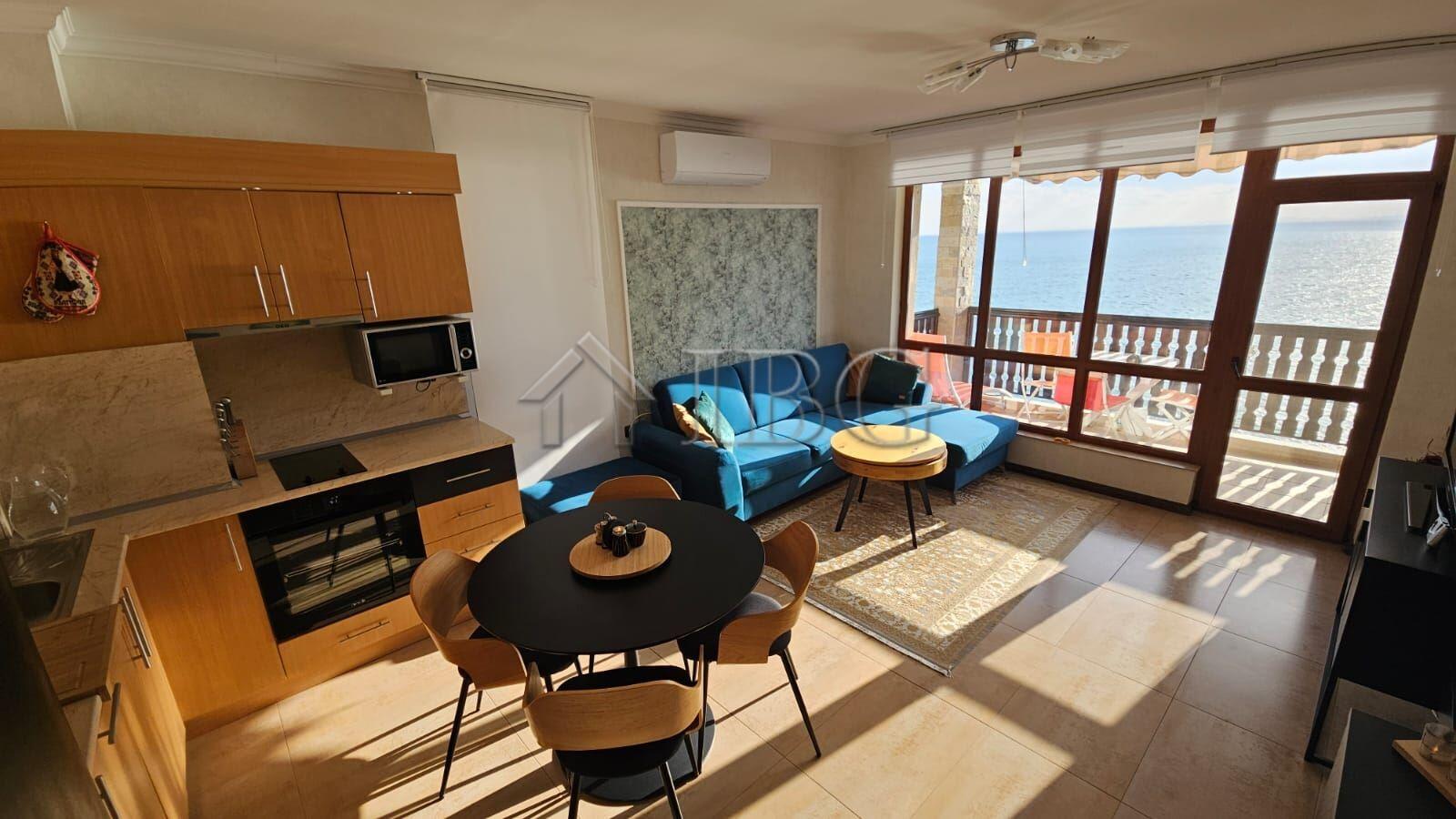 First-Line 2-Bedroom Apartment with Spectacular Sea View Tryavna Beach, Sveti Vlas — photo 3