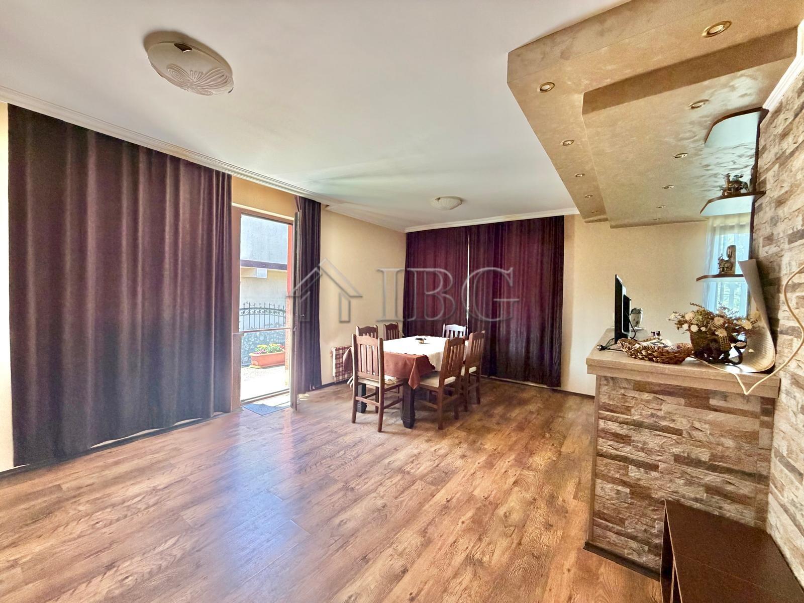 Detached 4-Bedroom House with Tavern, Garden and Panoramic Terrace in Kosharitsa — photo 5 of 25