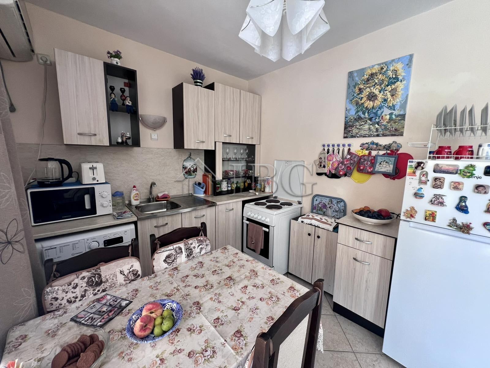 Reduced Price - 2-Bedroom Apartment with Pool View Kamelia Garden, Sunny Beach — photo 11 of 23