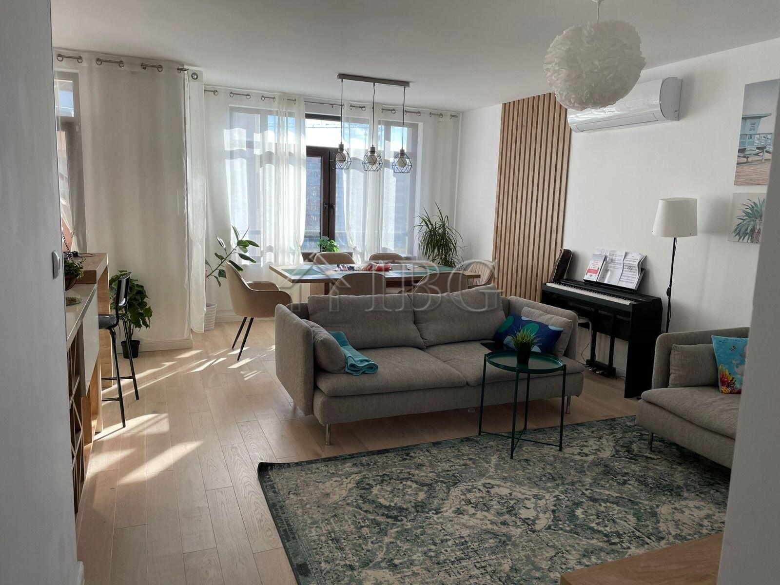 Luxury 4-Bedroom Apartment with Sea View in Aivazovsky Park, Pomorie — photo 7 of 25