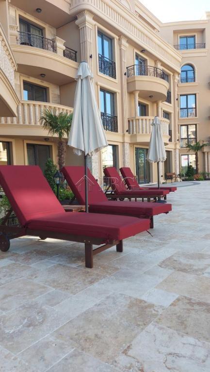 Furnished 1-Bedroom Apartment with Park View Aphrodite Park, Sunny Beach — photo 17 of 20