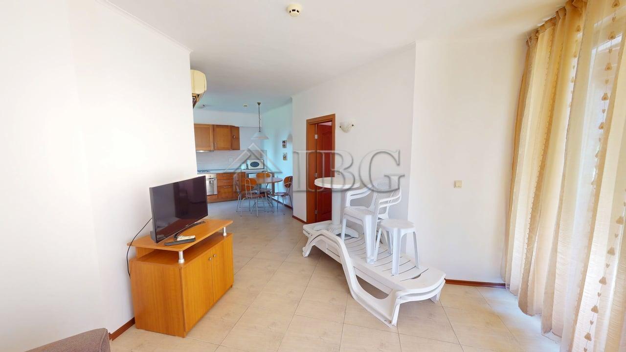 Spacious 1-Bedroom Apartment Bay View Villas, Kosharitsa — photo 4 of 16