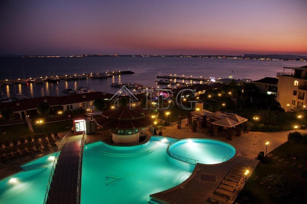 2-Bedroom Apartment with Panoramic Sea View Diamond, Sveti Vlas — photo 11 of 18