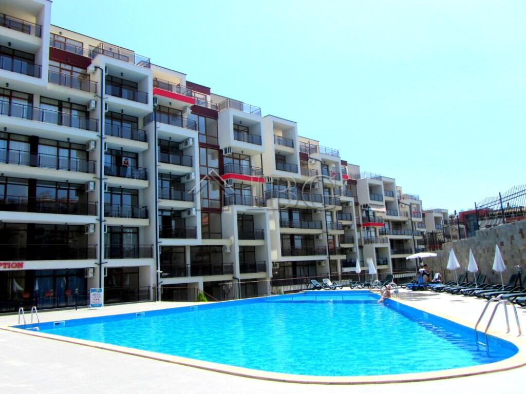 Spacious Studio with 2 Sleeping Areas, kitchen & Direct Pool Access Helios Complex — photo 10 of 16
