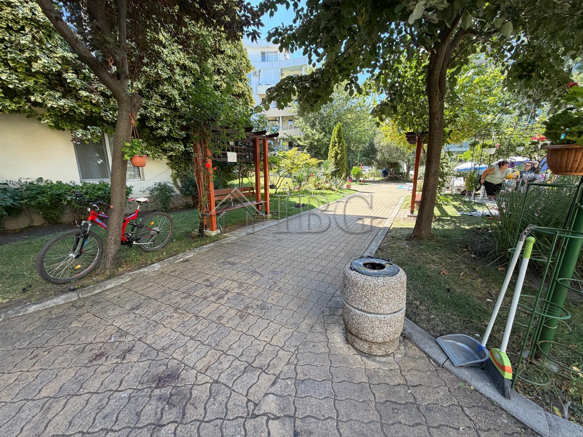 Furnished 1-Bedroom Apartment Yassen Complex, Sunny Beach - 2nd Line to the Beach — photo 13 of 14