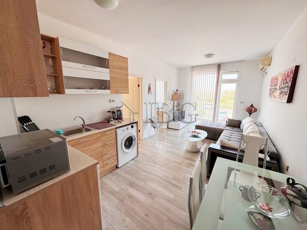2-Bedroom Apartment with Two Balconies Sunny Day 4, Sunny Beach — main photo
