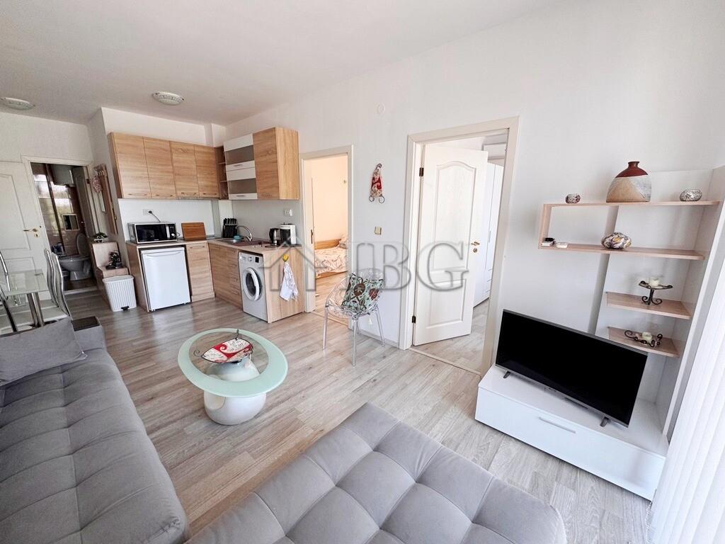2-Bedroom Apartment with Two Balconies Sunny Day 4, Sunny Beach — photo 6 of 19