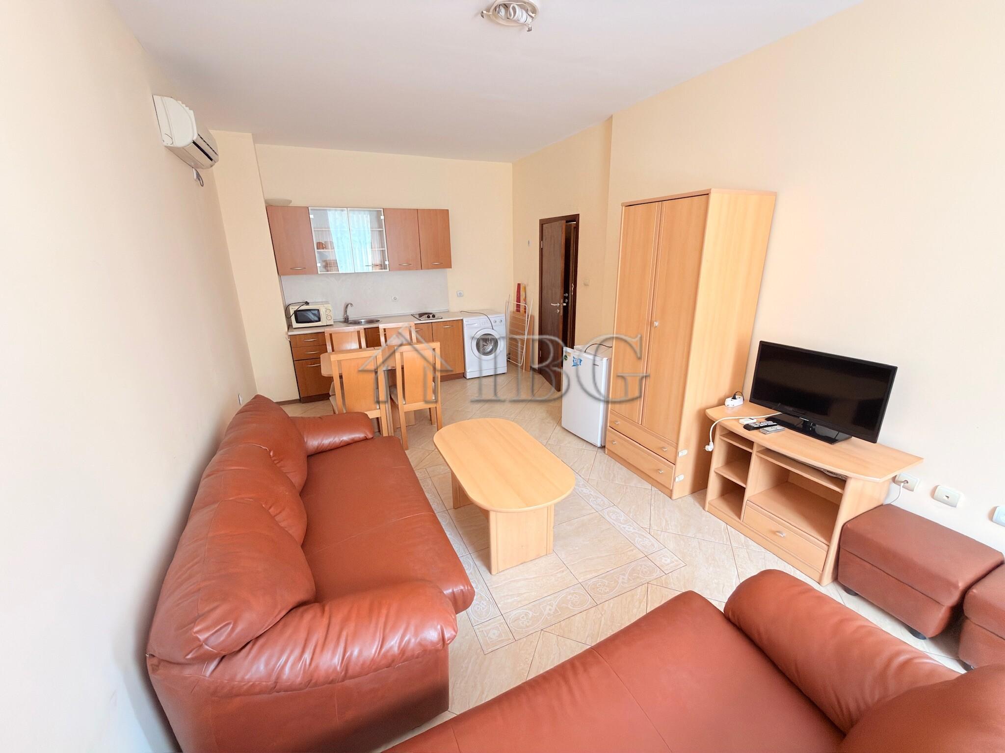 1-Bedroom Apartment with Pool View Sunny Sea Palace, Sunny Beach — photo 2