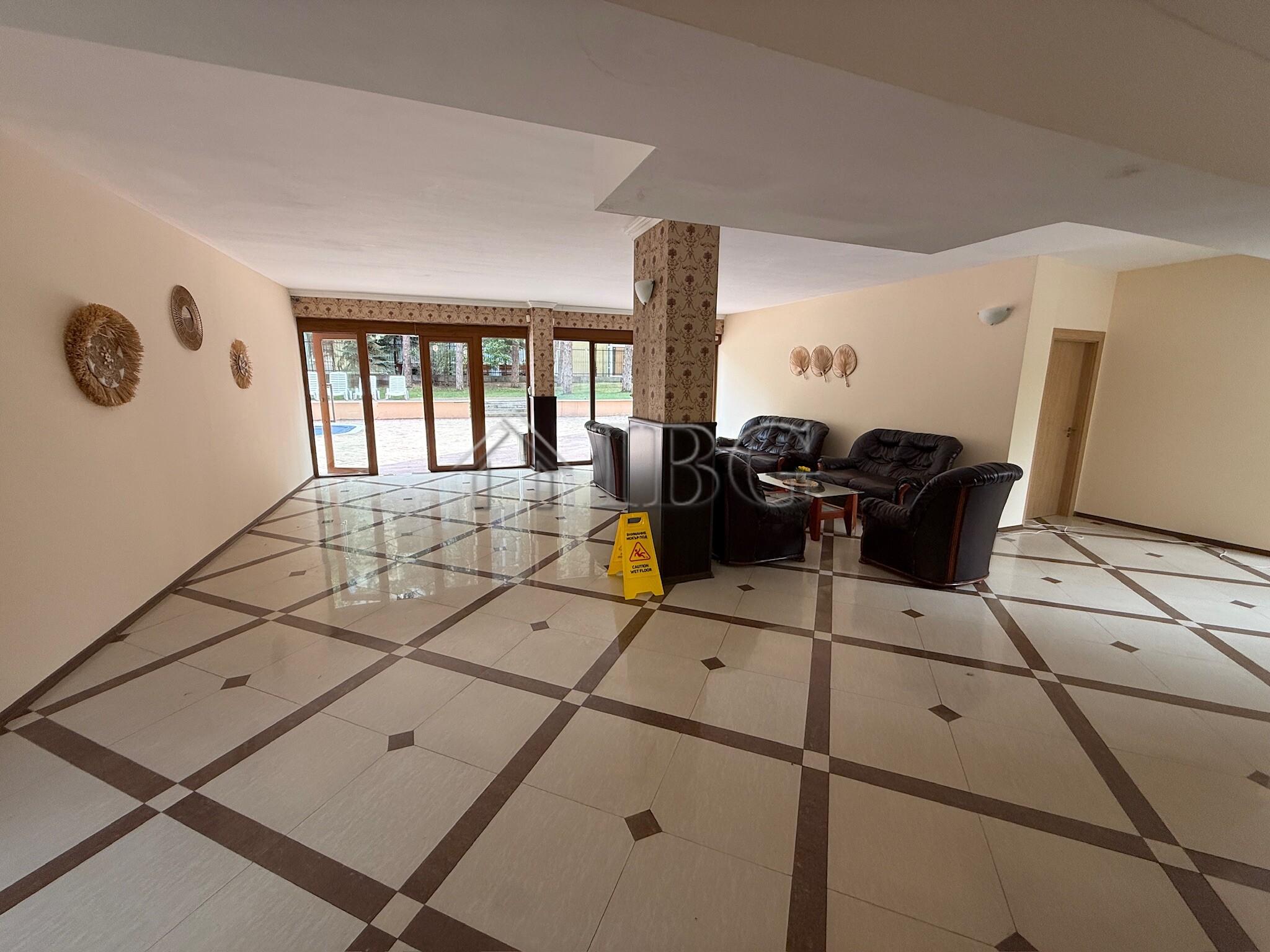 1-Bedroom Apartment with Pool View Sunny Sea Palace, Sunny Beach — photo 9 of 12