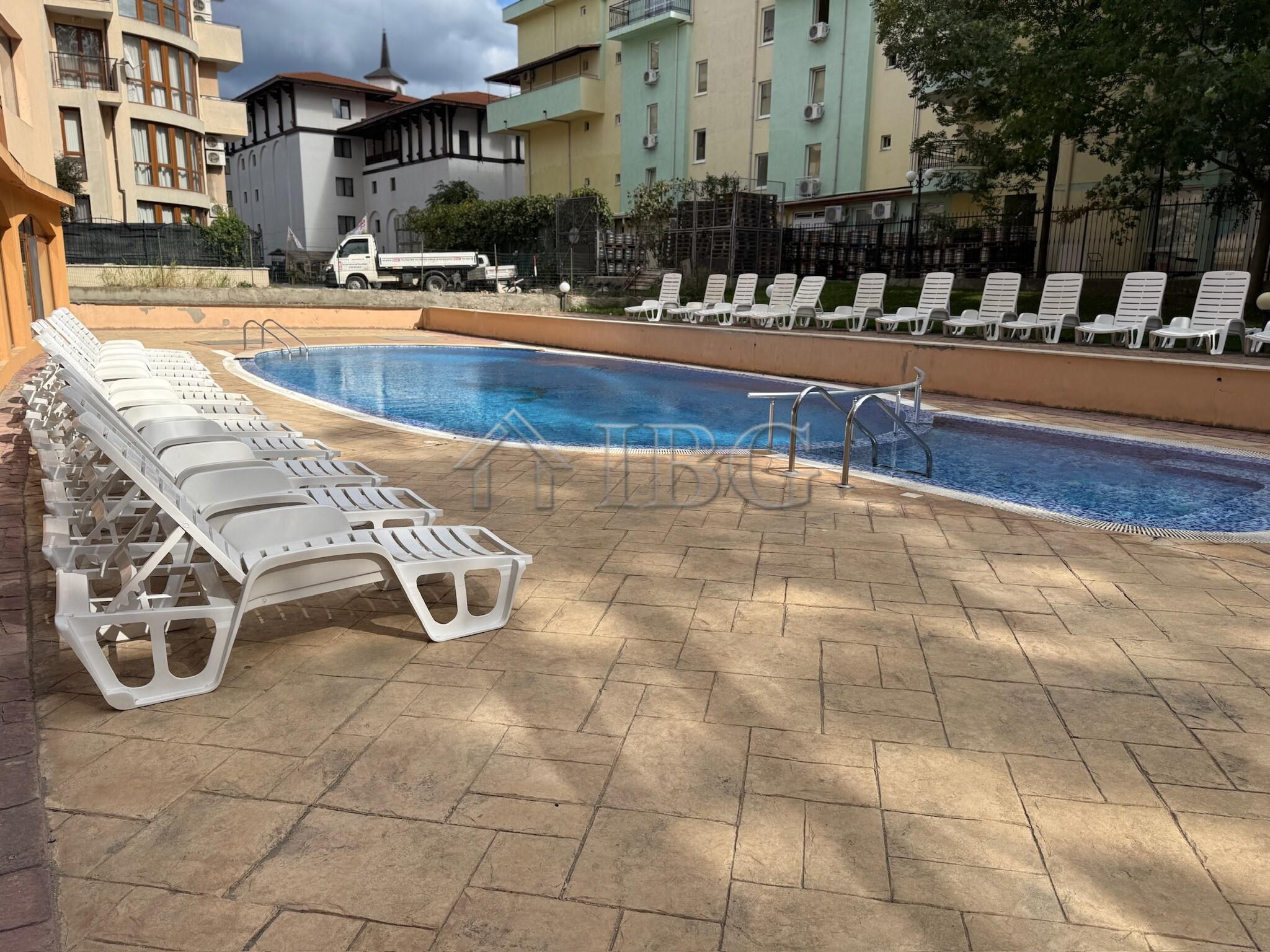 1-Bedroom Apartment with Pool View Sunny Sea Palace, Sunny Beach — photo 10 of 12