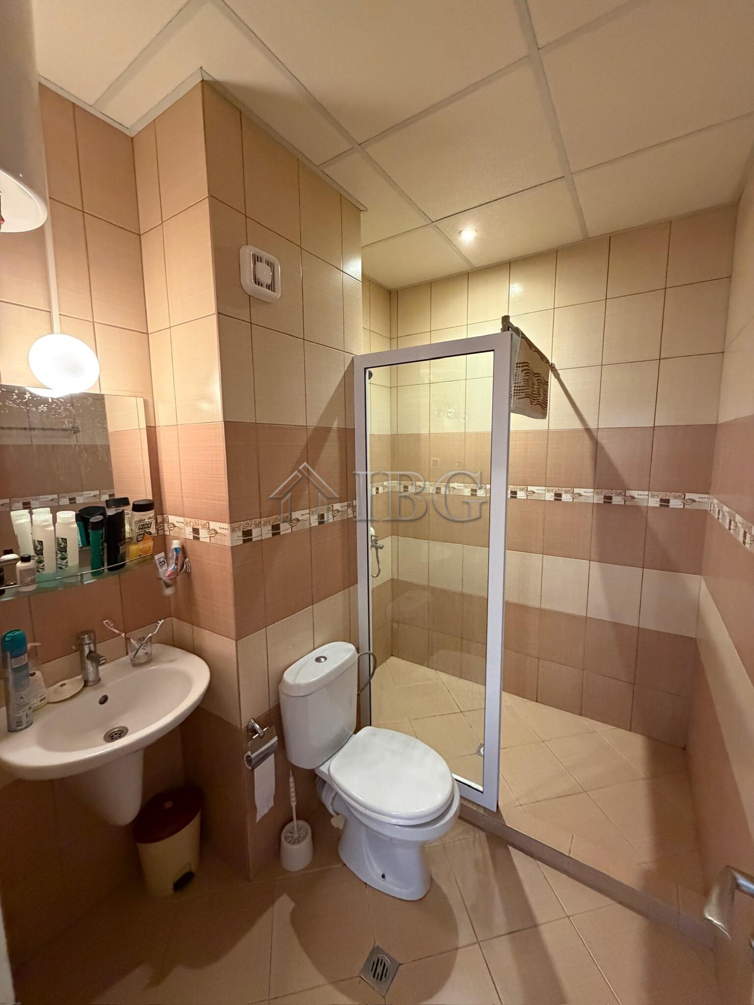 Spacious 1-Bedroom Apartment with Pool View Grand Kamelia, Sunny Beach — photo 12 of 19