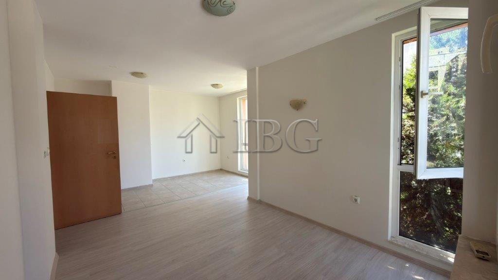 1-Bedroom Apartment with South-West Exposure Darius, Sunny Beach — photo 5 of 25
