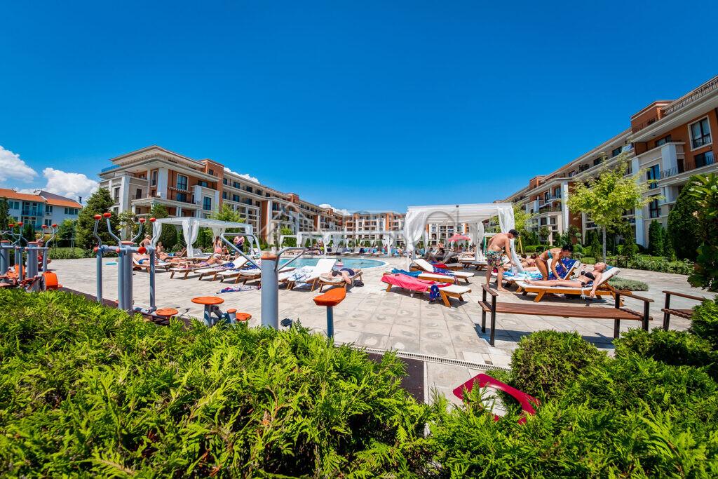 Spacious 2-Bedroom Apartment with Sea & Pool Views Prestige Fort Beach, Sveti Vlas — photo 20 of 25