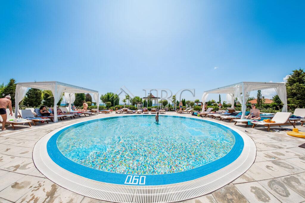 Spacious 2-Bedroom Apartment with Sea & Pool Views Prestige Fort Beach, Sveti Vlas — photo 21 of 25