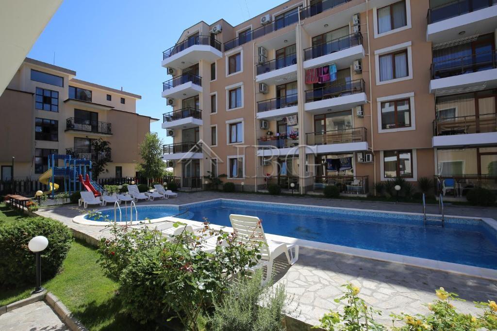Furnished 1-Bedroom Apartment in Rif 2, Only 330 m from the Sea in Ravda — main photo