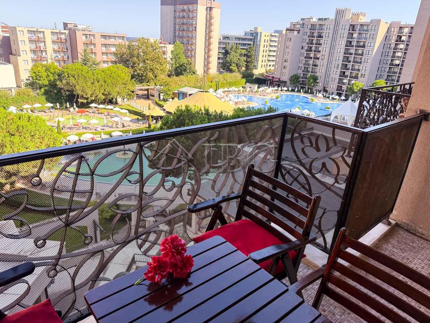 1-Bedroom Apartment with Pool & Partial Sea View Barcelo Royal Beach, Sunny Beach — photo 4 of 25