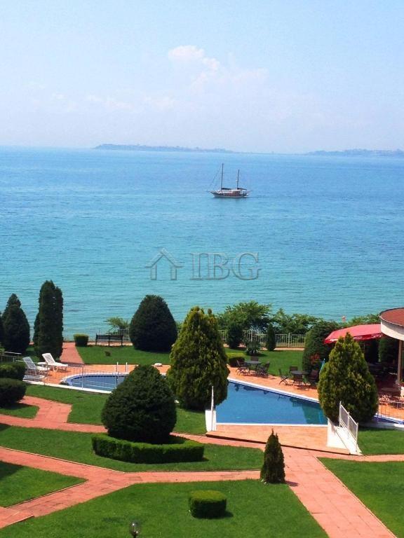 Spacious 2-Bedroom Apartment with Sea View Sun Palace, Sveti Vlas — photo 15 of 15