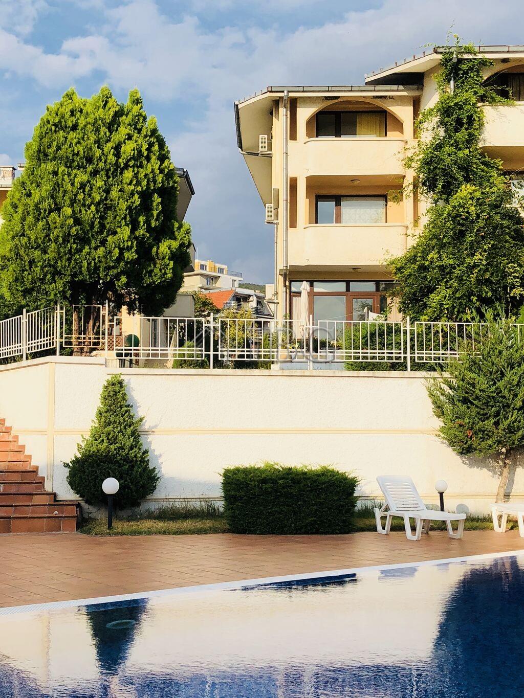 Spacious 2-Bedroom Apartment with Sea View Sun Palace, Sveti Vlas — photo 10 of 15