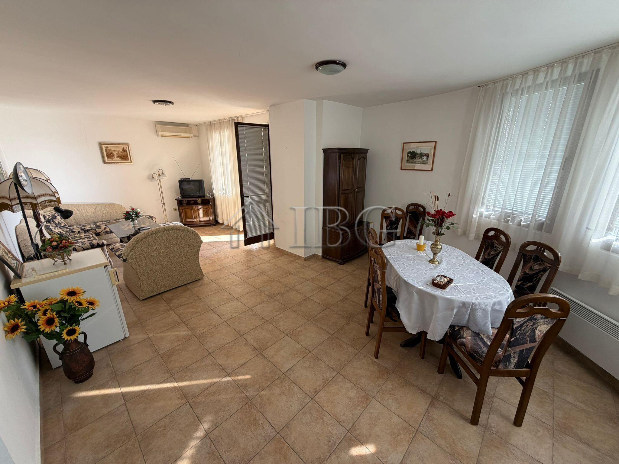 Spacious 2-Bedroom Apartment with Sea View Sun Palace, Sveti Vlas — photo 4 of 15