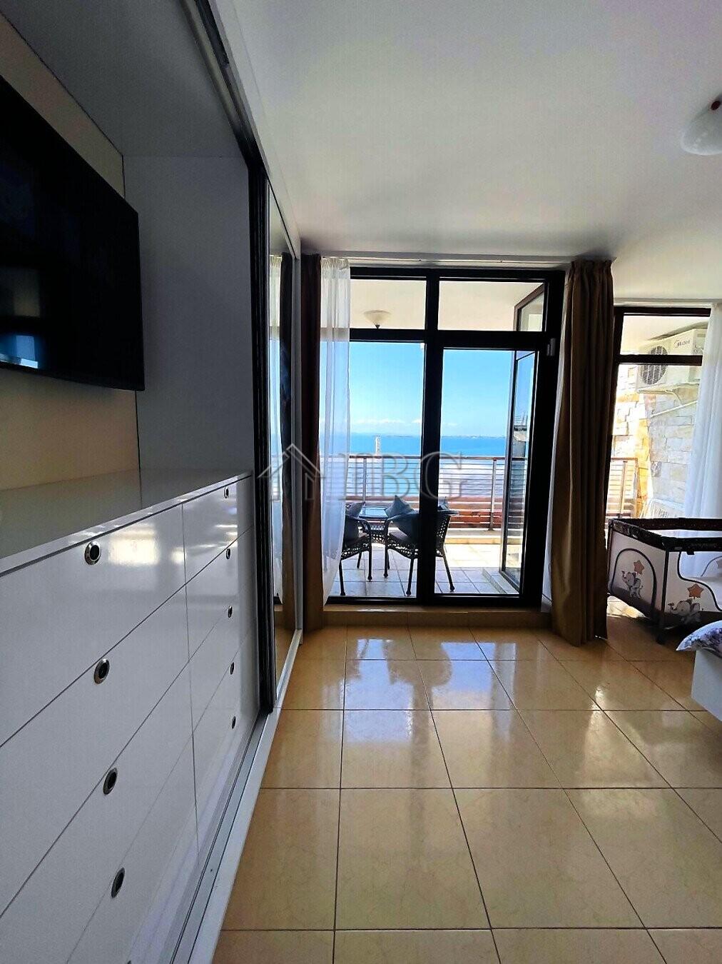 Spacious 2-Bedroom Apartment with Sea View Dolce Vita 1, Sveti Vlas — photo 10 of 17