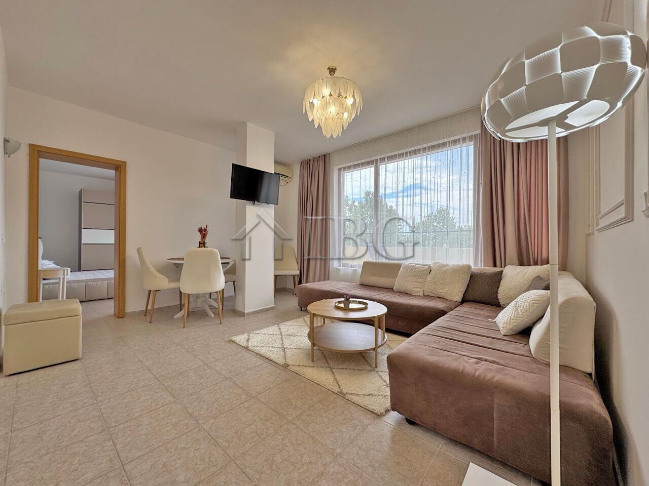 2-bedroom apartment with Pool View in Diamond Bay, Sunny Beach — main photo