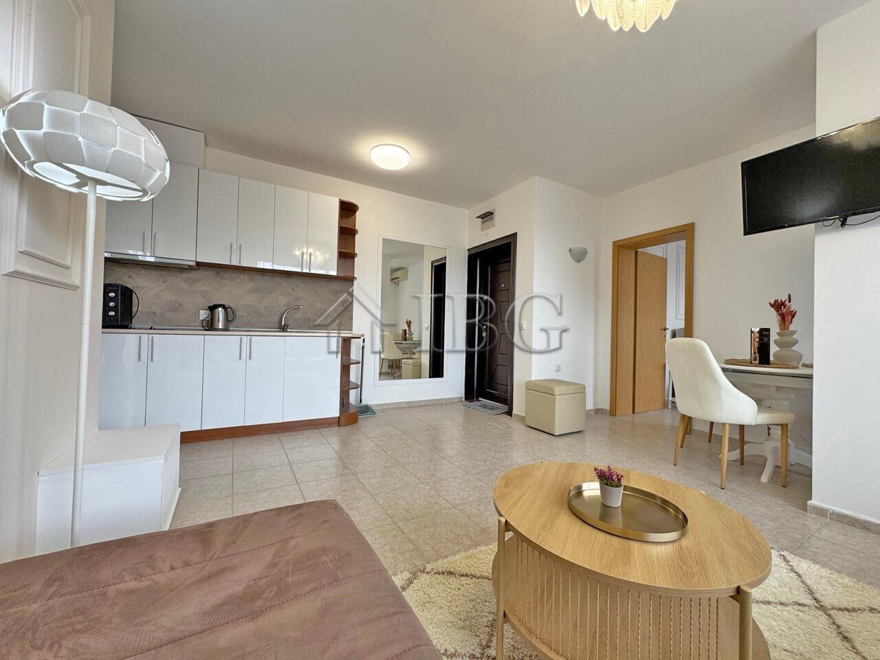 2-bedroom apartment with Pool View in Diamond Bay, Sunny Beach — photo 9 of 17