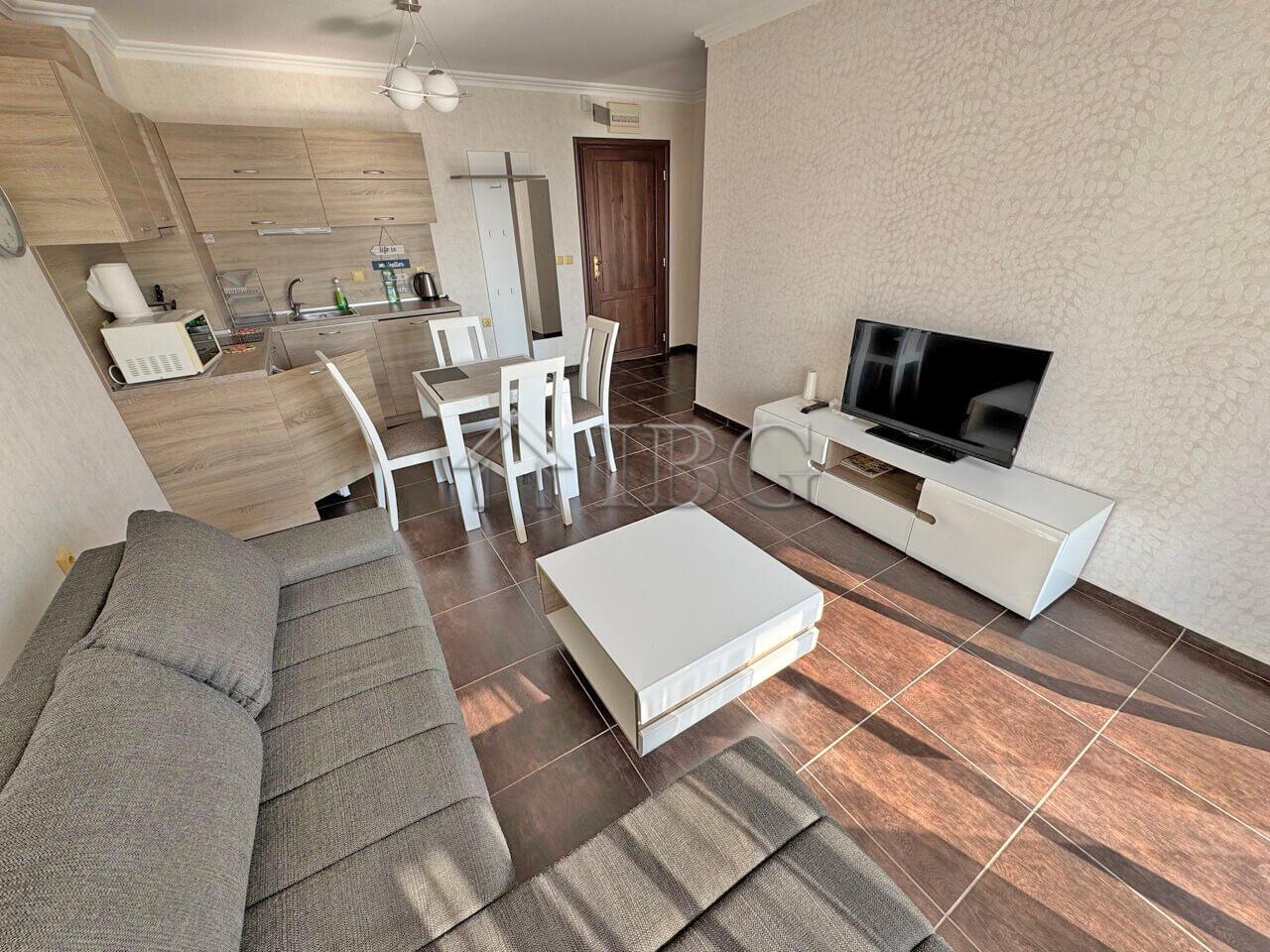 Seafront! Furnished 1-Bedroom Apartment with Sea View in Dolce Vita 2, Sveti Vlas — photo 6 of 12