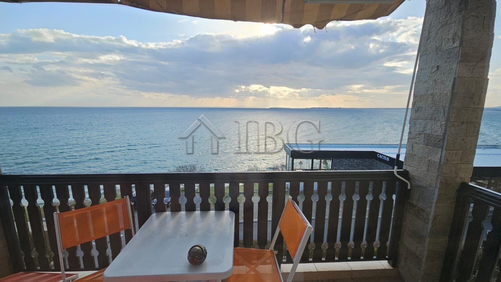 First-Line 2-Bedroom Apartment with Spectacular Sea View Tryavna Beach, Sveti Vlas — photo 5 of 18
