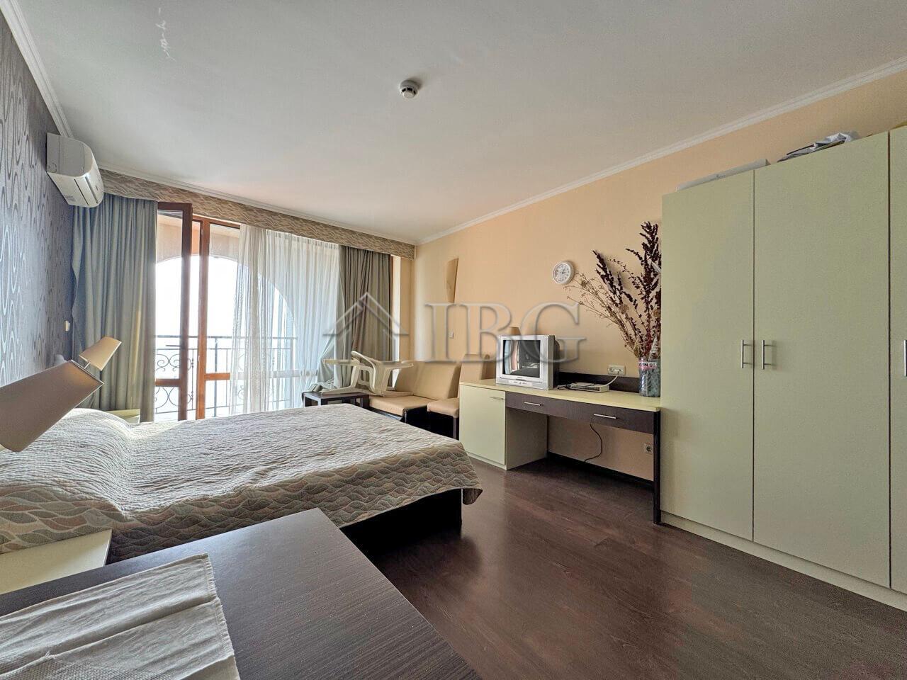 Studio with Sea & Pool View in Grand Hotel Sveti Vlas - Beachfront — photo 10 of 12