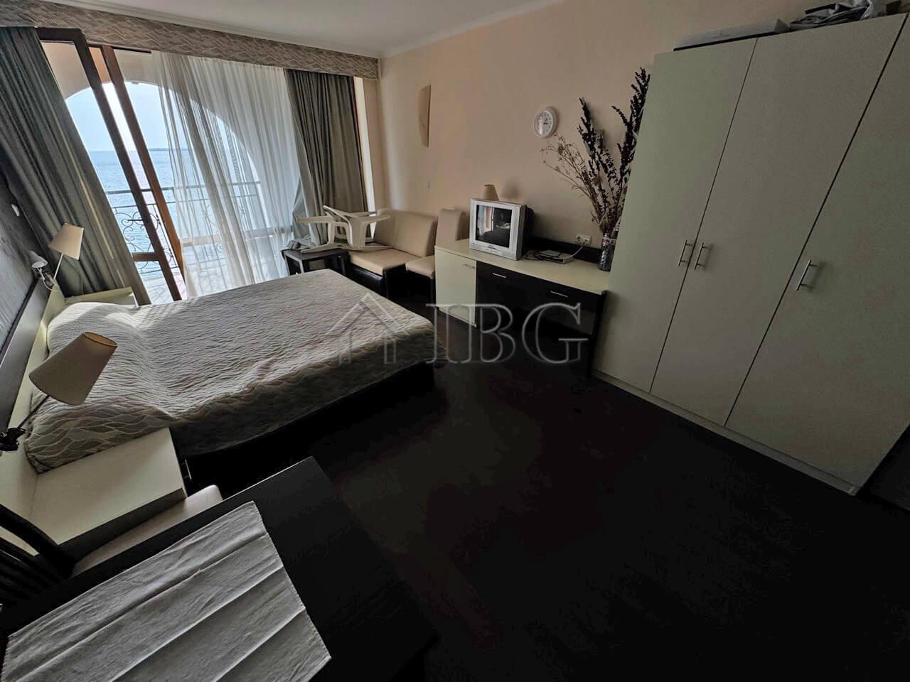 Studio with Sea & Pool View in Grand Hotel Sveti Vlas - Beachfront — photo 9 of 12
