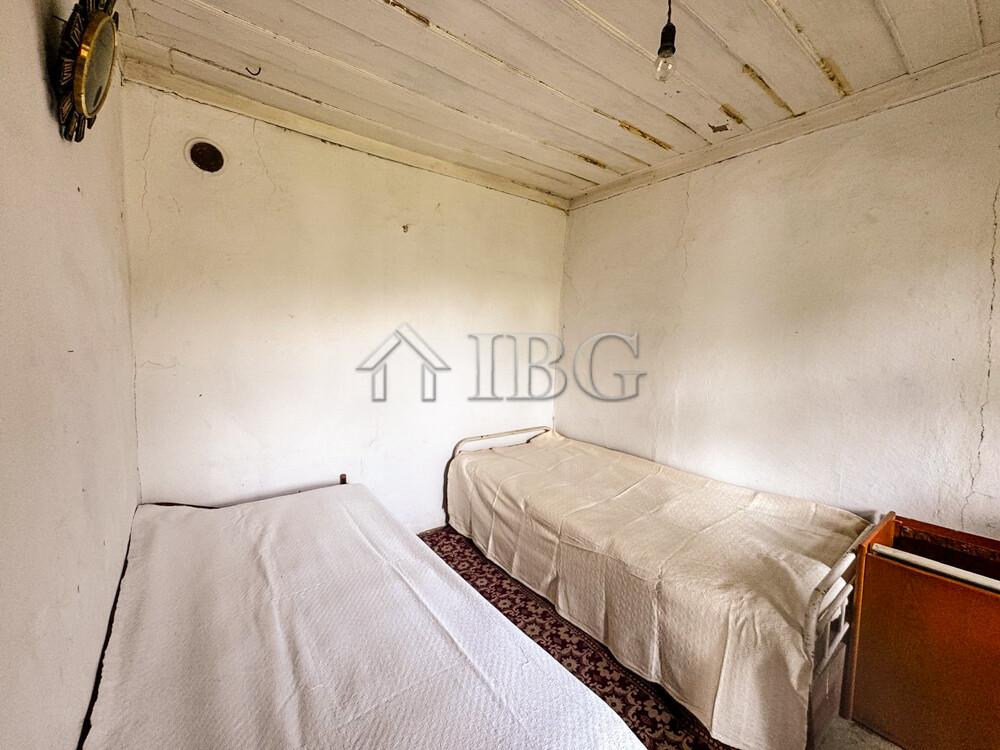 Old House with Large Garden & Great Renovation Potential Bozhichen, Ruse — photo 6 of 16