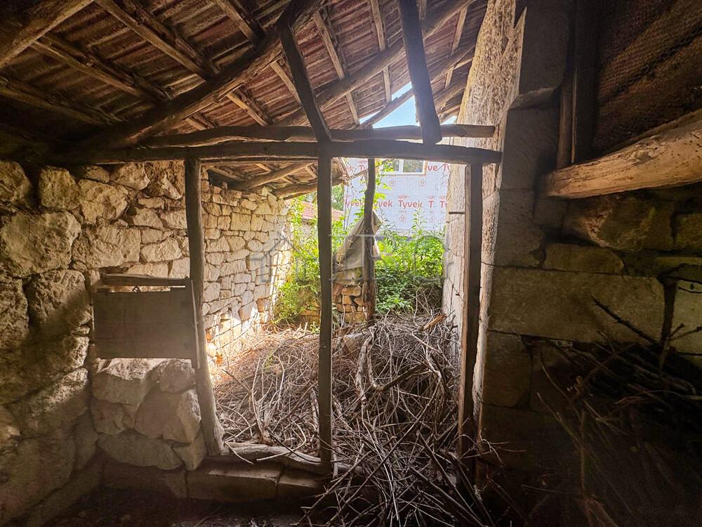 Old House with Large Garden & Great Renovation Potential Bozhichen, Ruse — photo 14 of 16