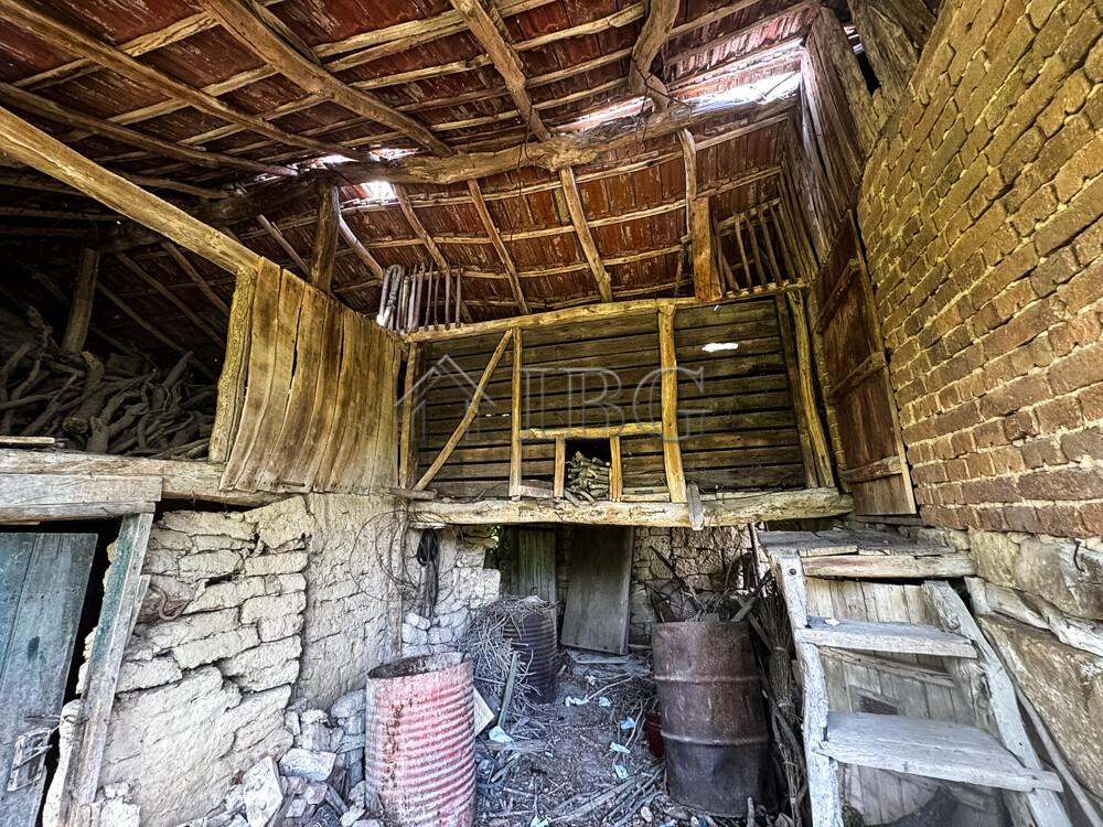 Old House with Large Garden & Great Renovation Potential Bozhichen, Ruse — photo 13 of 16