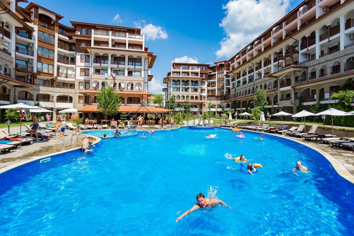 Spacious 2-Bedroom Apartment with Large Terrace Olymp, Sveti Vlas — main photo