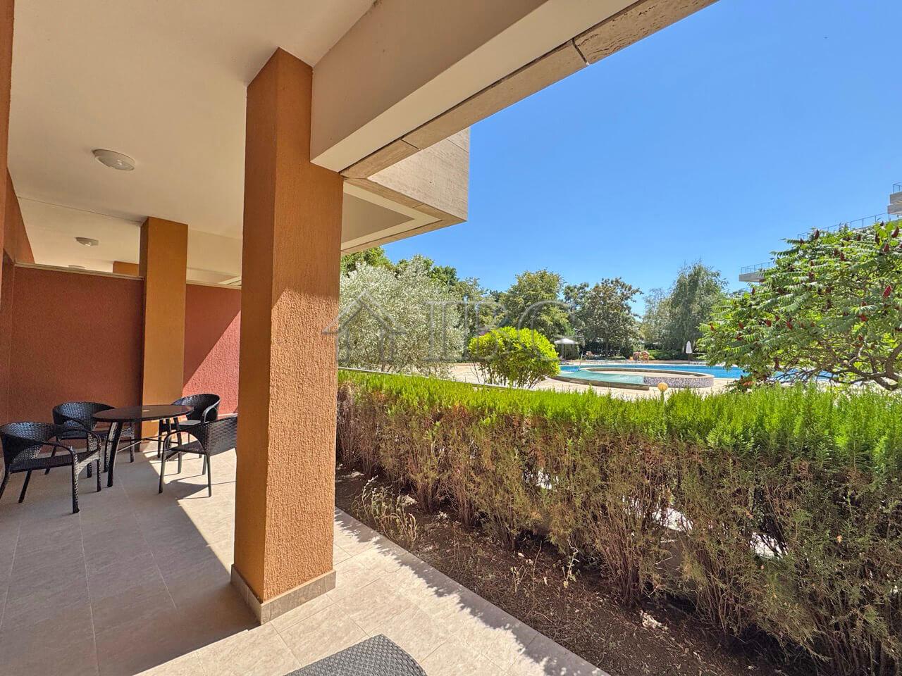 Spacious 1-Bedroom Apartment with Pool View Peter House, Sunny Beach — photo 2