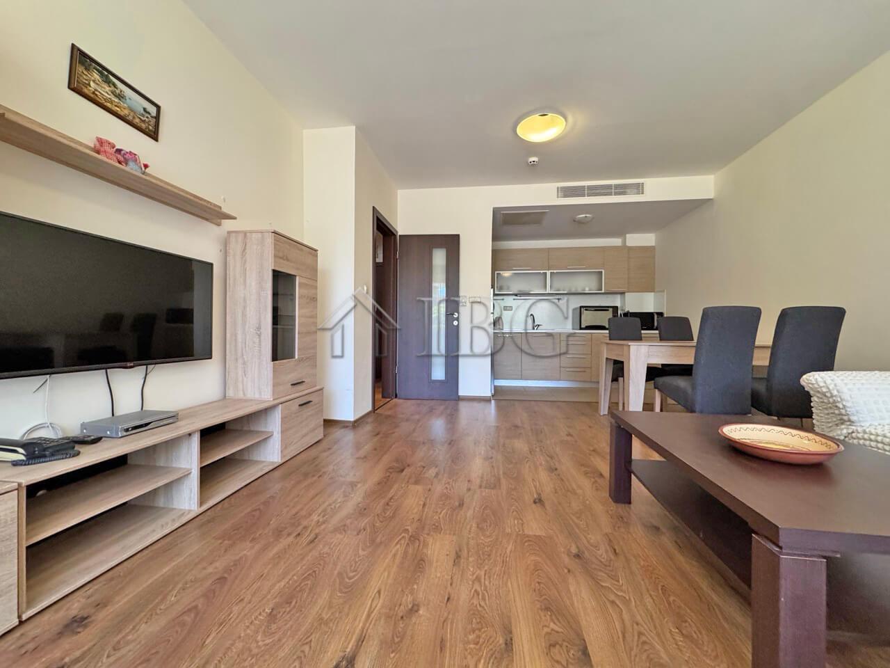 Spacious 1-Bedroom Apartment with Pool View Peter House, Sunny Beach — photo 7 of 16
