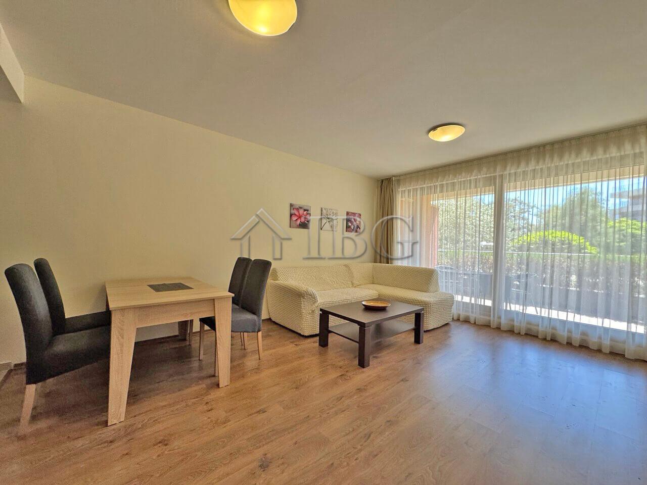 Spacious 1-Bedroom Apartment with Pool View Peter House, Sunny Beach — photo 12 of 16