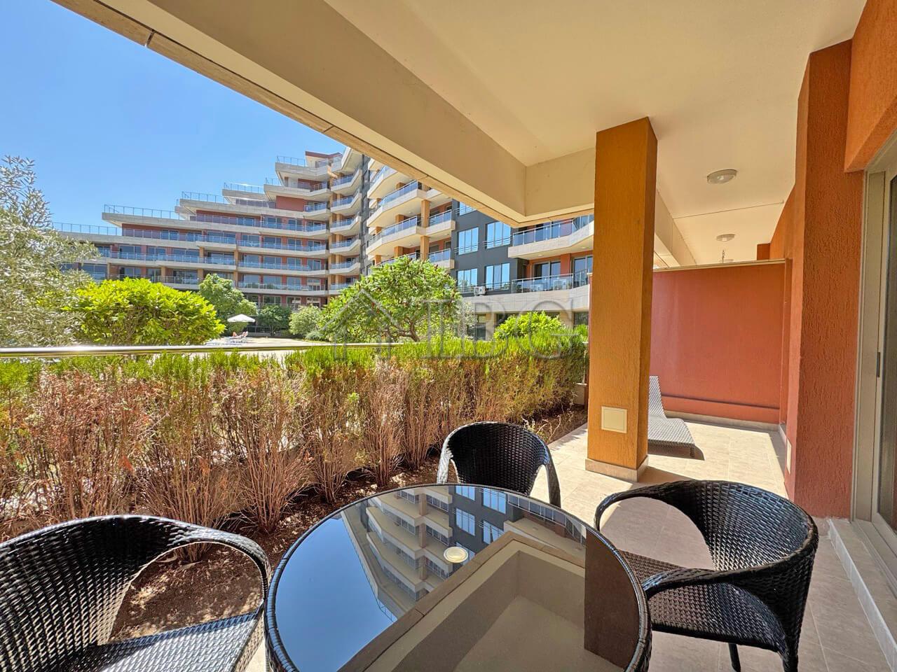 Spacious 1-Bedroom Apartment with Pool View Peter House, Sunny Beach — photo 4 of 16