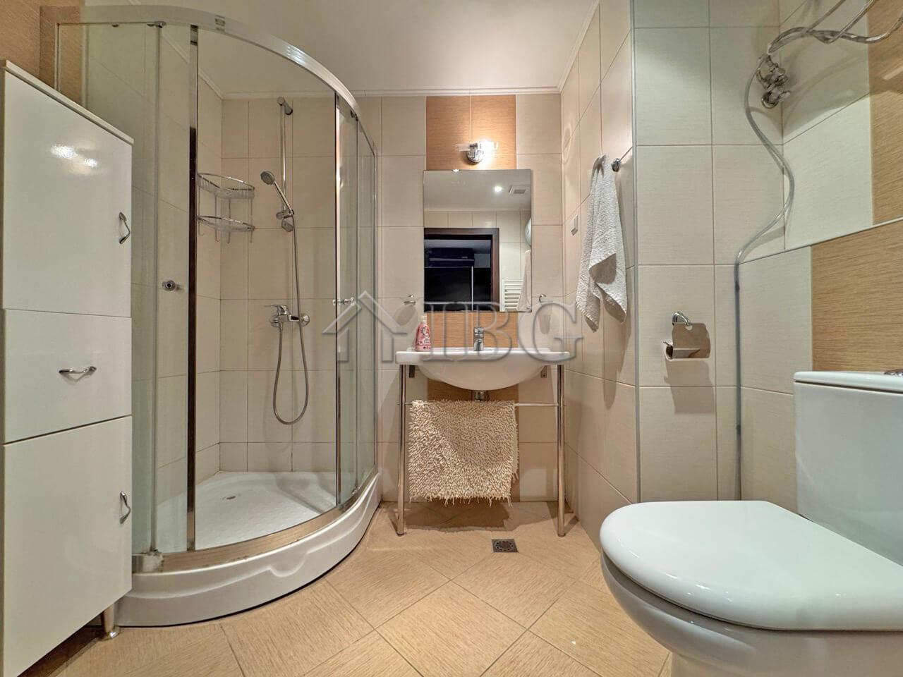 Spacious 1-Bedroom Apartment with Pool View Peter House, Sunny Beach — photo 15 of 16