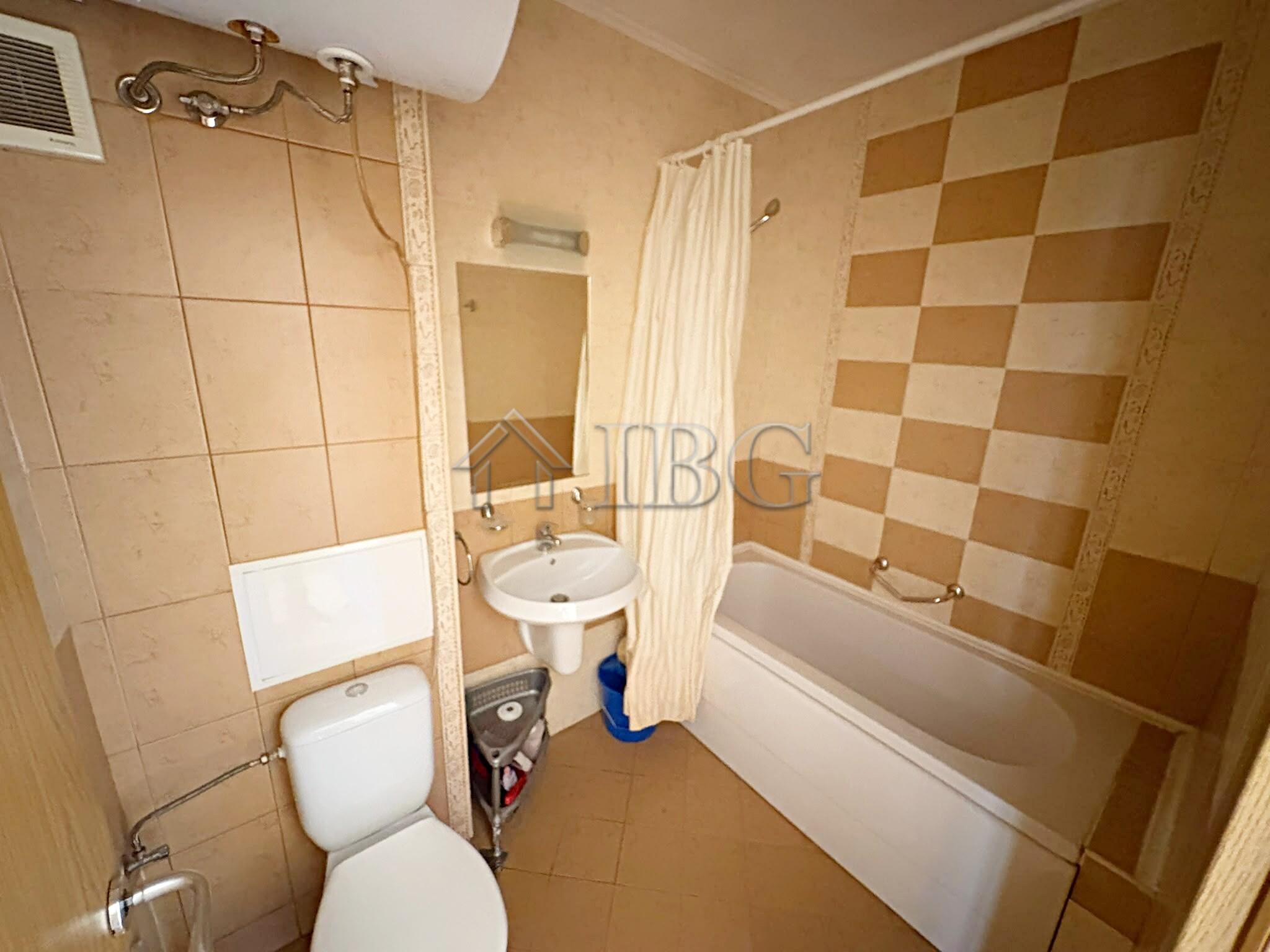 Spacious Studio with Pool View Royal Sun, Sunny Beach — photo 15 of 23