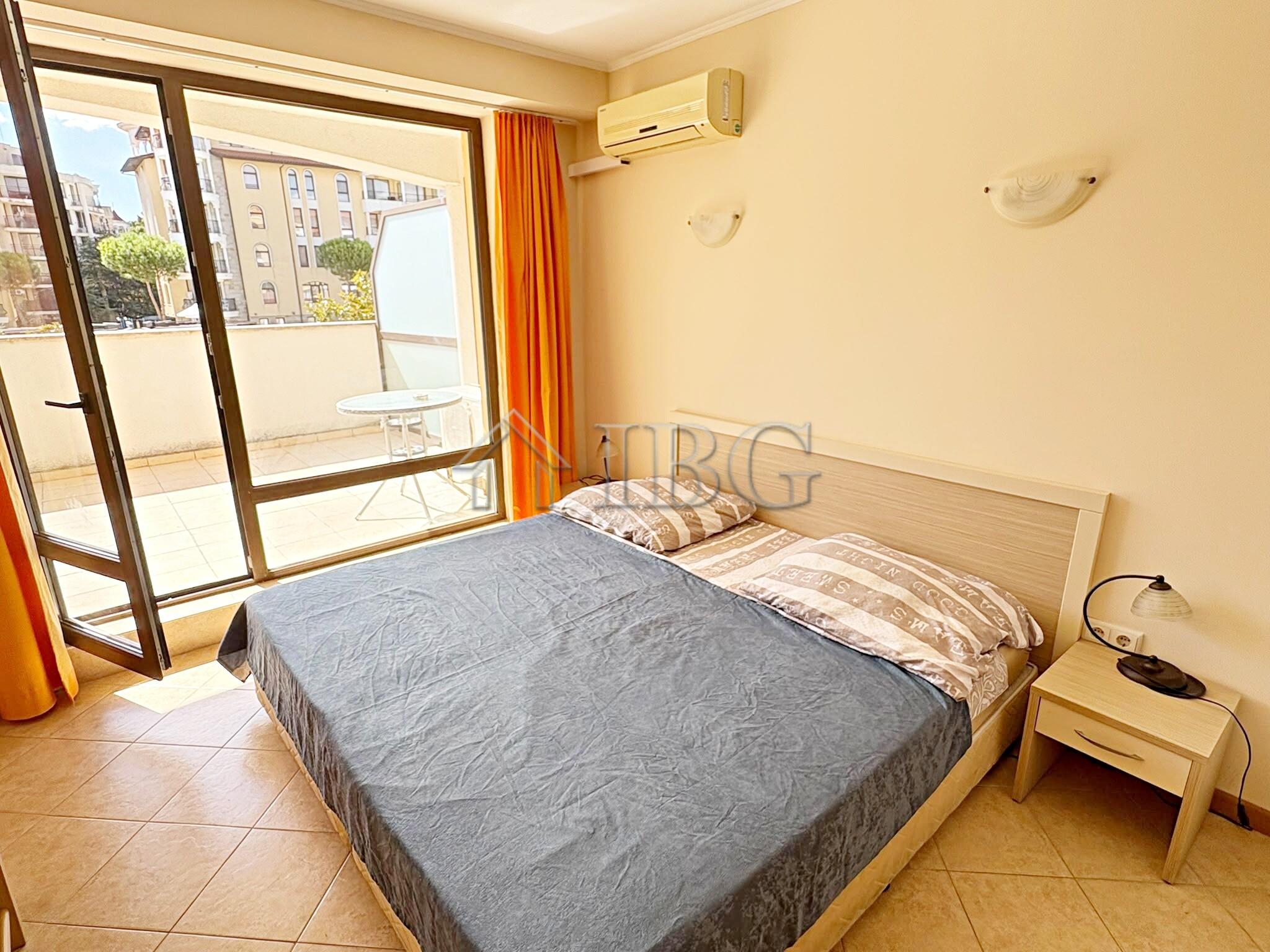 Spacious Studio with Pool View Royal Sun, Sunny Beach — photo 12 of 23