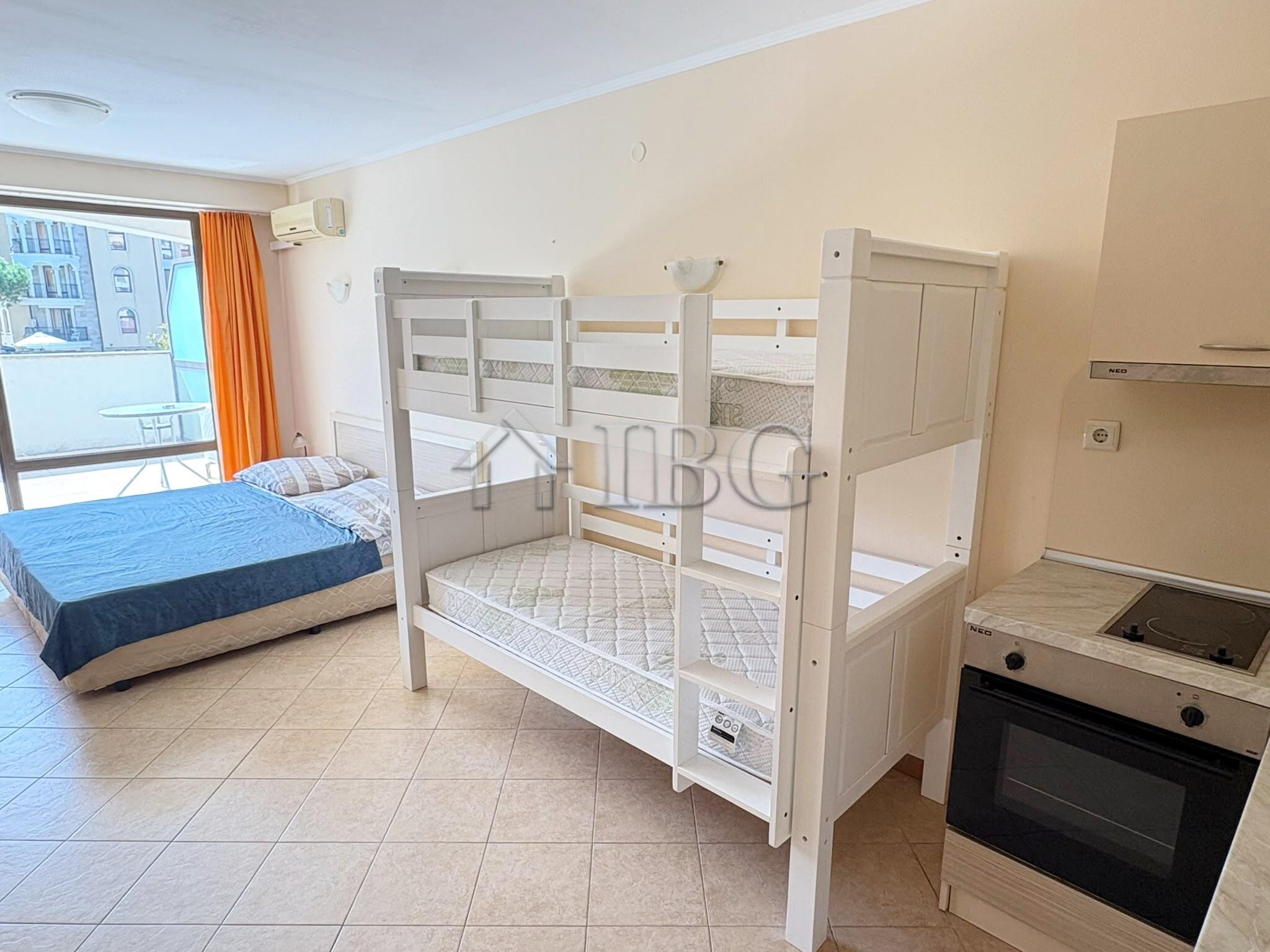 Spacious Studio with Pool View Royal Sun, Sunny Beach — photo 6 of 23