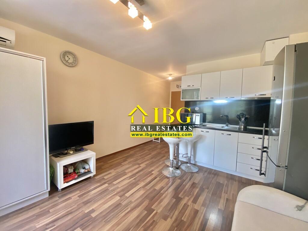 Bargain! Studio with balcony and Pool view in Amadeus 19, Sunny Beach — photo 6 of 13